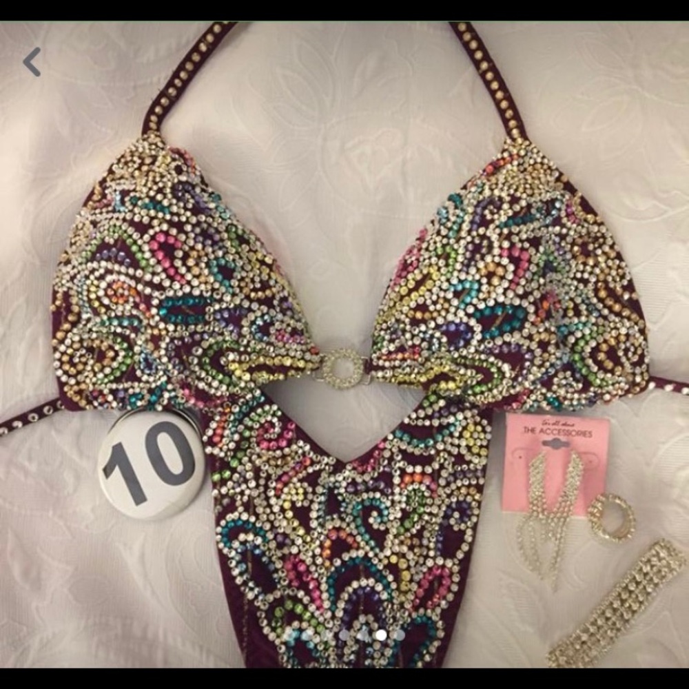 Gorgeous figure competition suit
